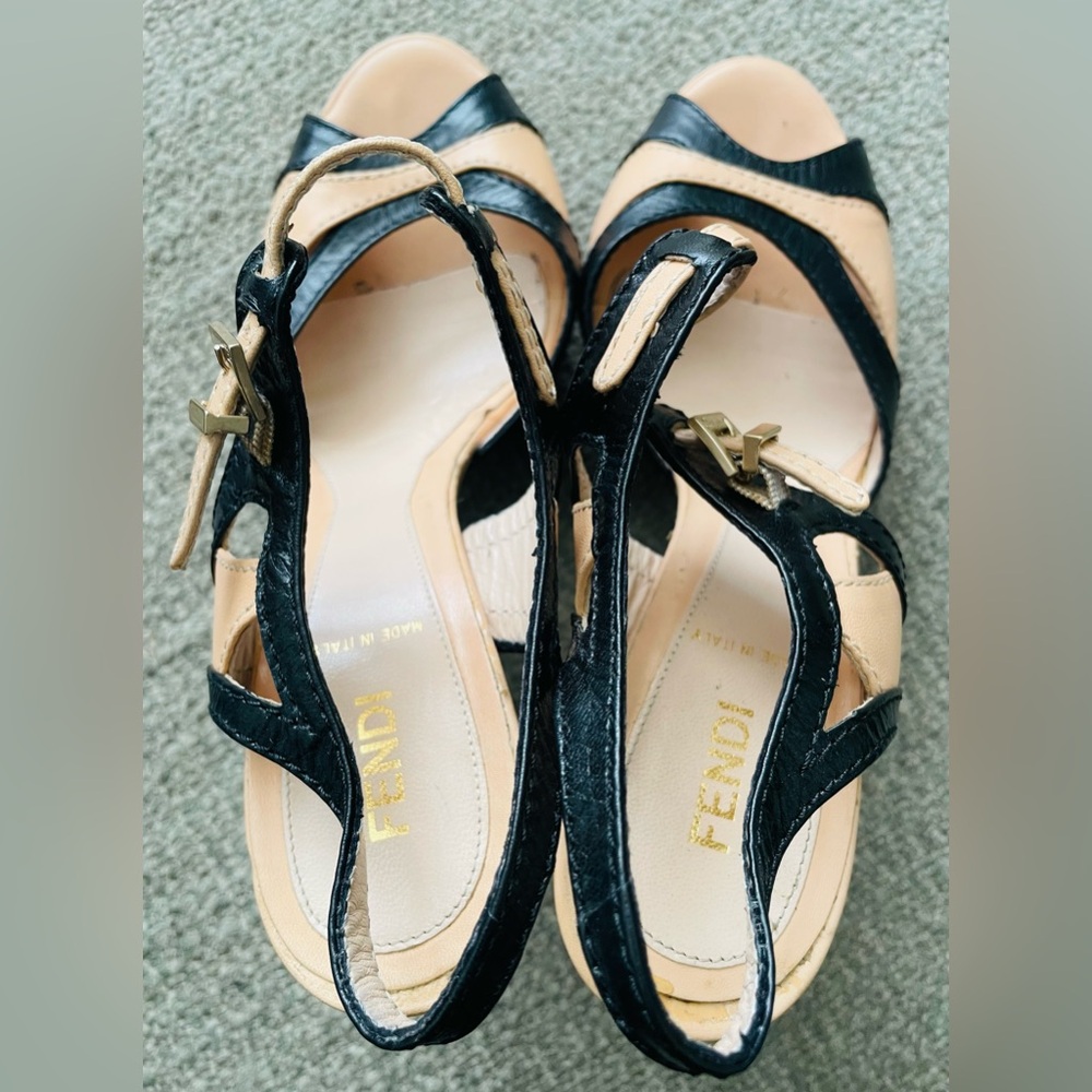 FENDI Black / Cream Leather Heels With Cut - Out FENDI Logo Detail & Dust Bag - Picture 9 of 13